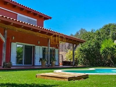 Vista frontal de casa